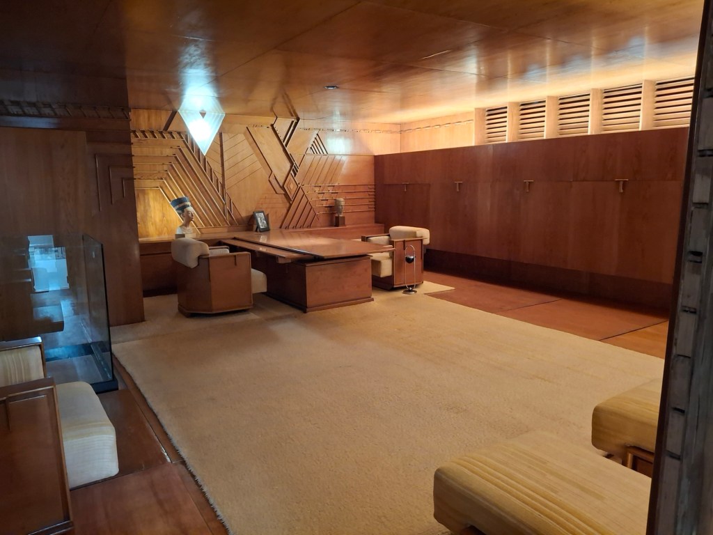 Lloyd wright